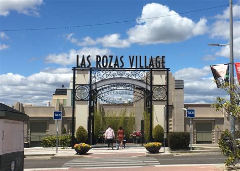 las rozas village boutiques.